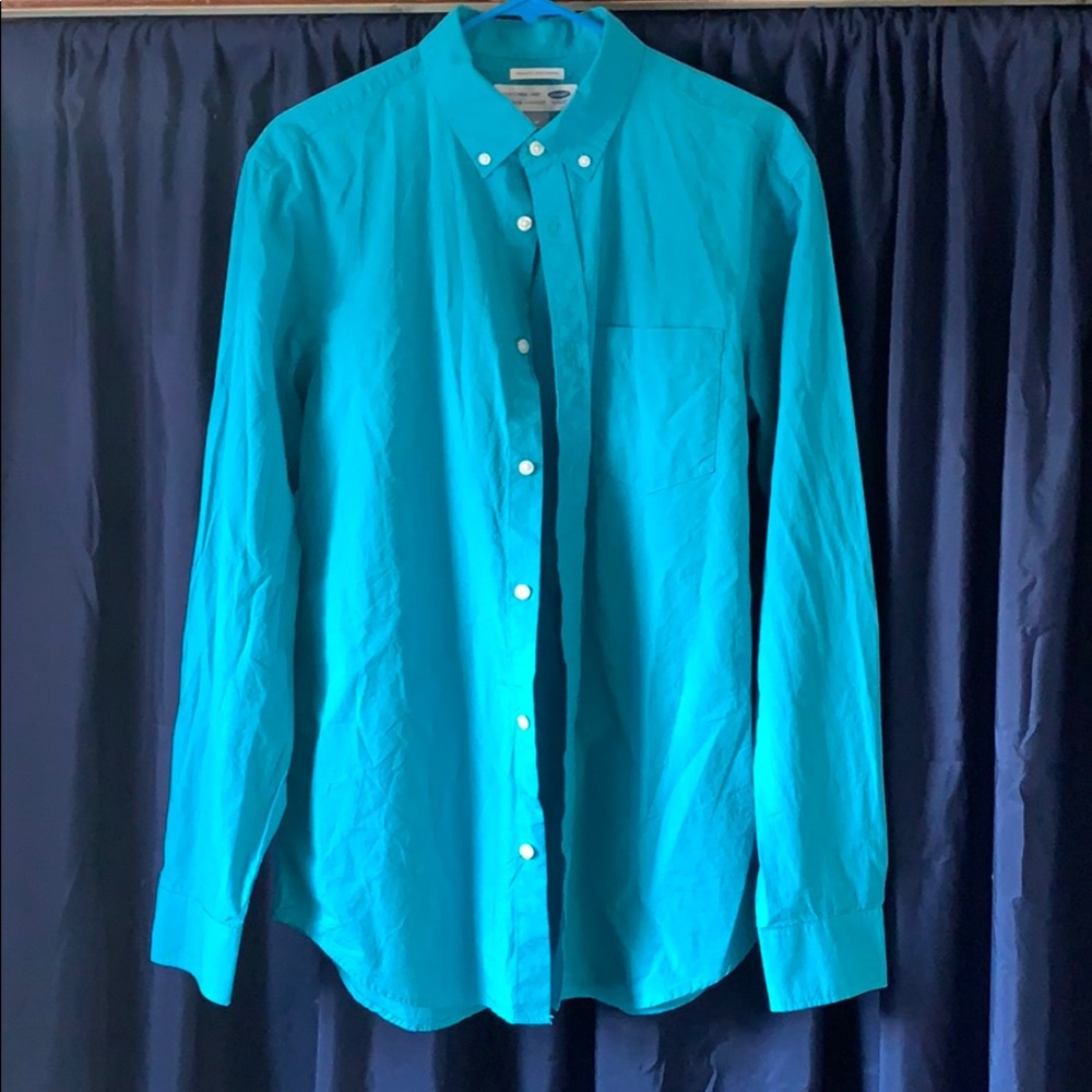 Men’s turquoise button down shirt